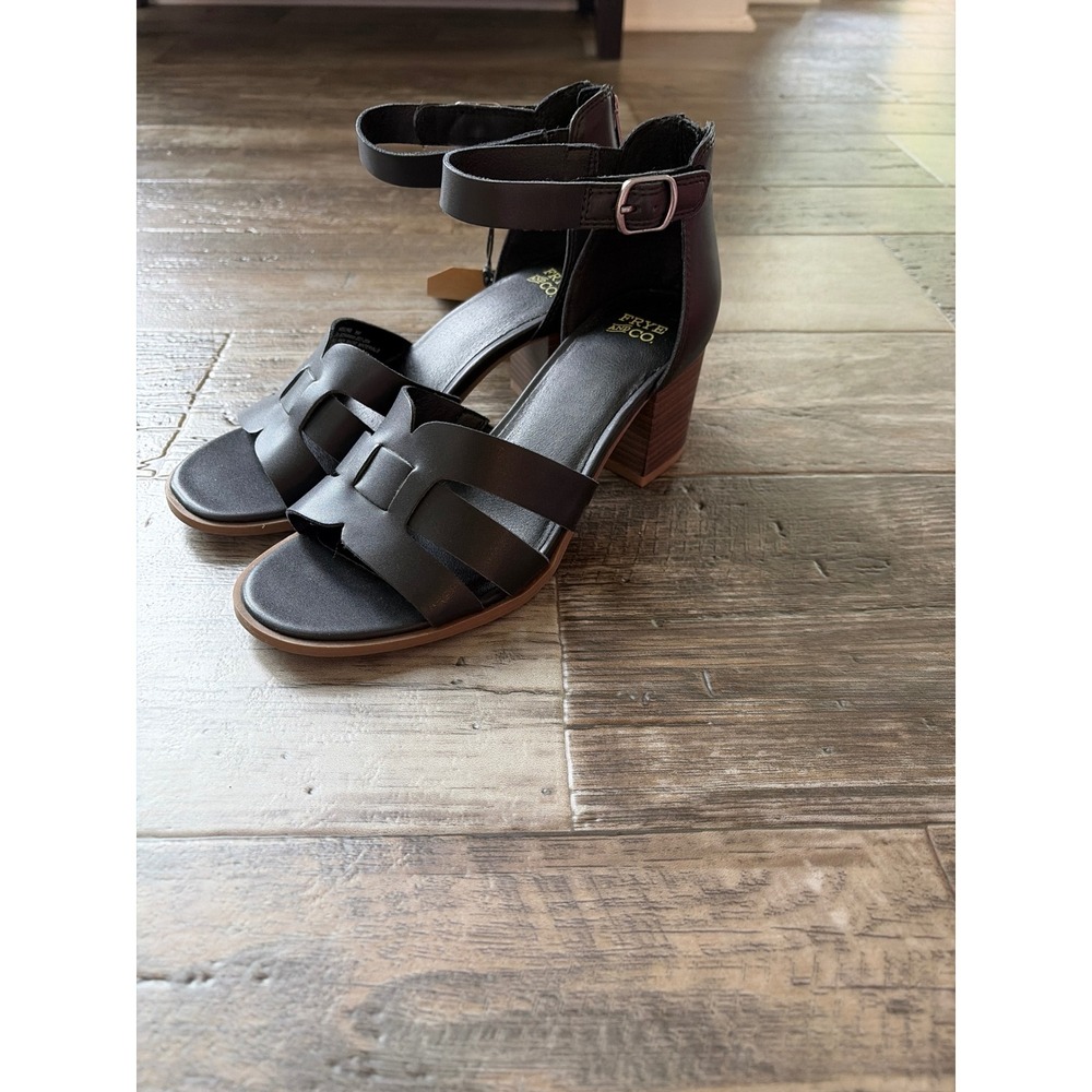 Frye and Co Hollins Black Strappy Block Heel Sandals Size 8M New hook and eye